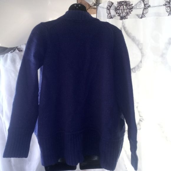 *Express sweater size xl ( box O ) - Picture 2 of 3